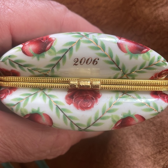 Ben Bridge 2006 Porcelain and Gold floral Purse. - Picture 3 of 10